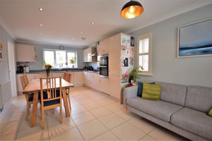 KITCHEN / DINING ROOM- click for photo gallery